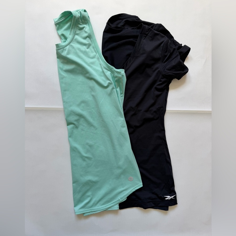Set of 2 Activewear Tops: Reebok V-Neck Tee & Baleaf Tank Top - Size XS